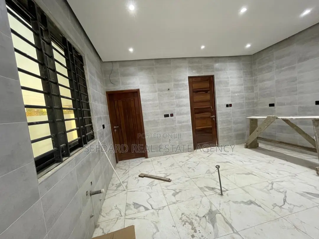 3bdrm House in Pokuase for sale