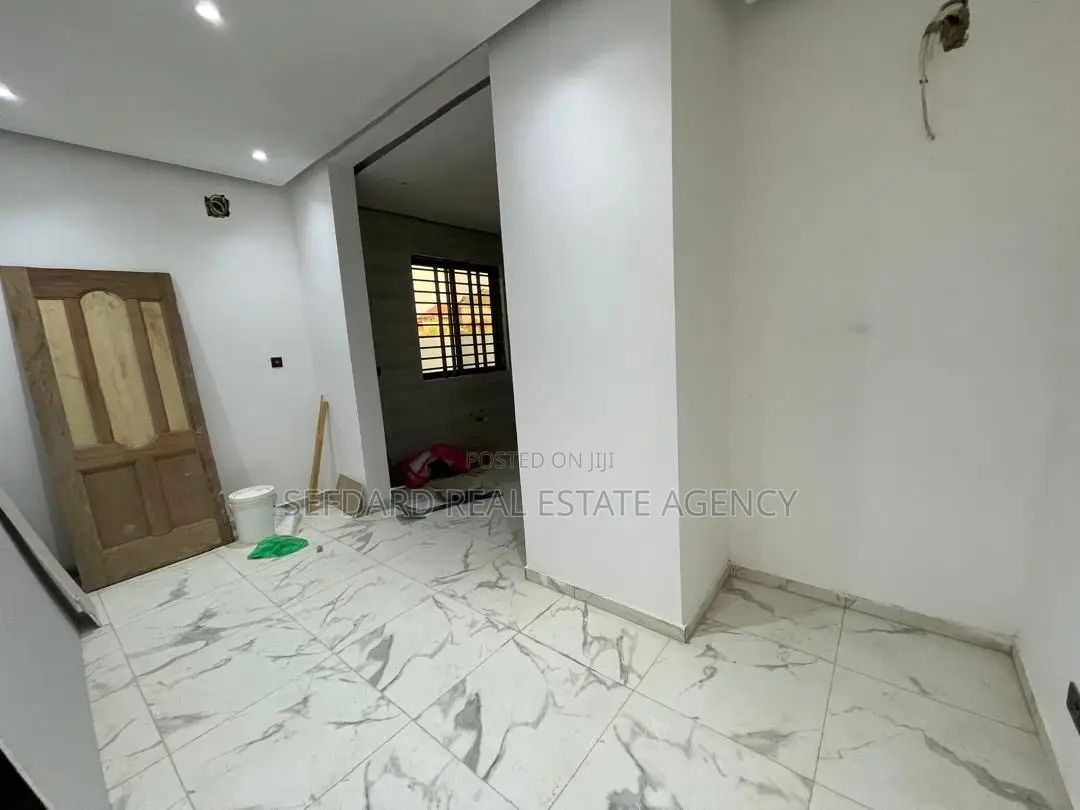 3bdrm House in Pokuase for sale