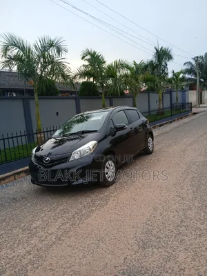 Toyota Vitz 1.3 AWD 5dr 2013 Black