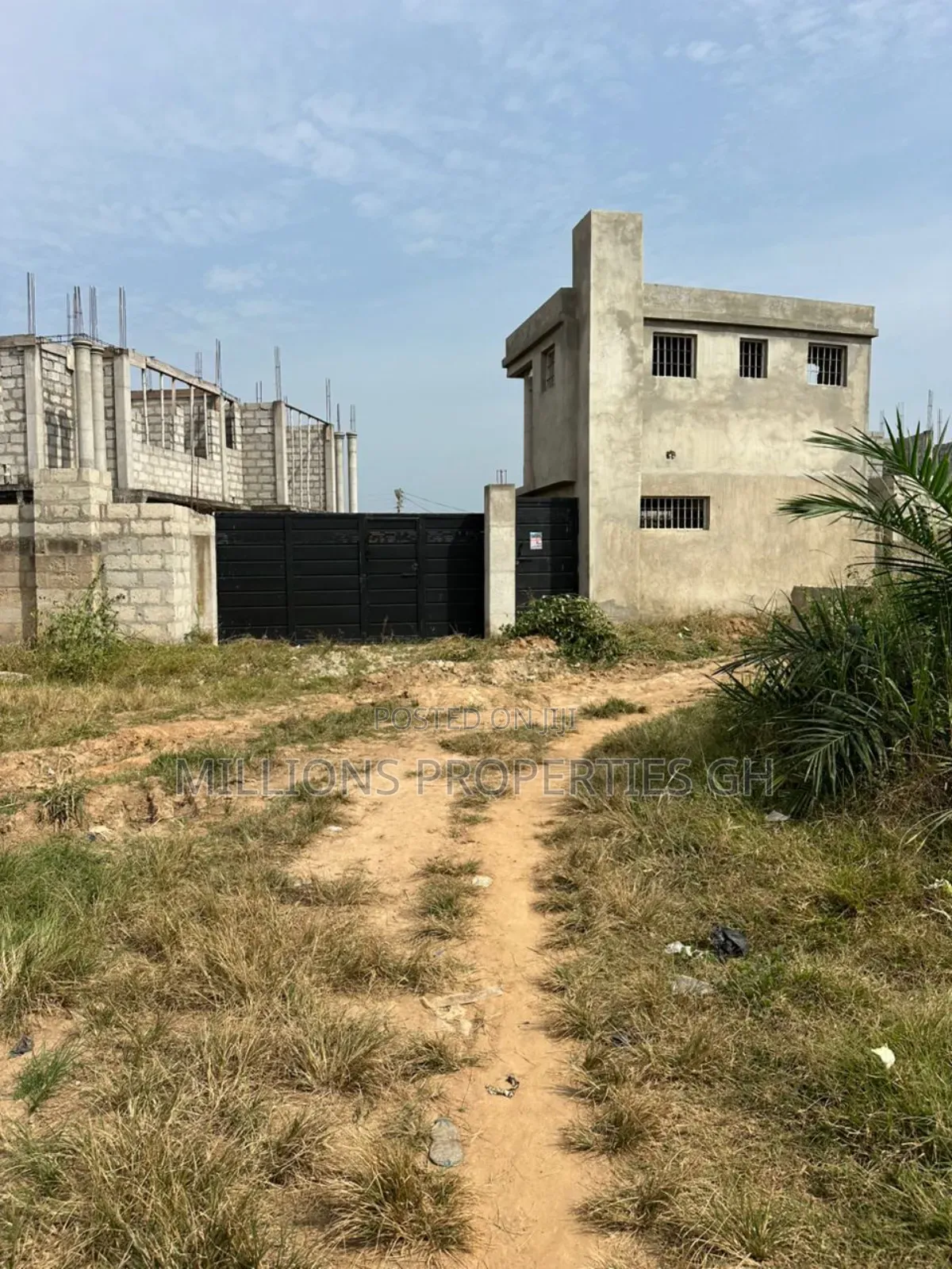 10bdrm Block of Flats in Millions Properties, Kumasi Metropolitan