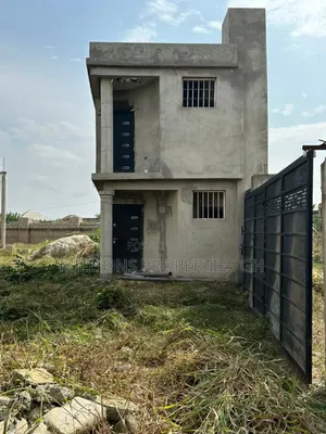 10bdrm Block of Flats in Millions Properties, Kumasi Metropolitan