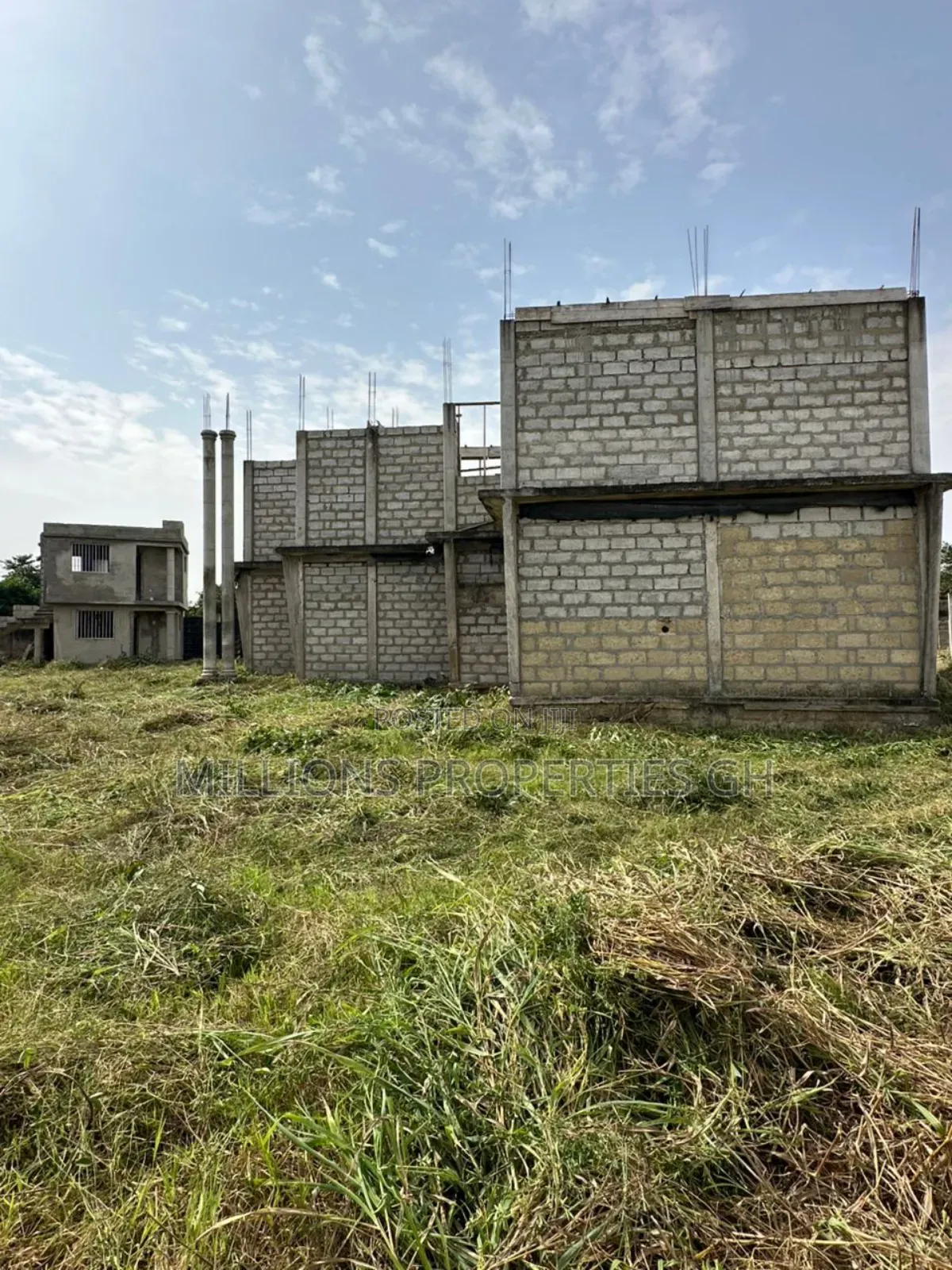10bdrm Block of Flats in Millions Properties, Kumasi Metropolitan