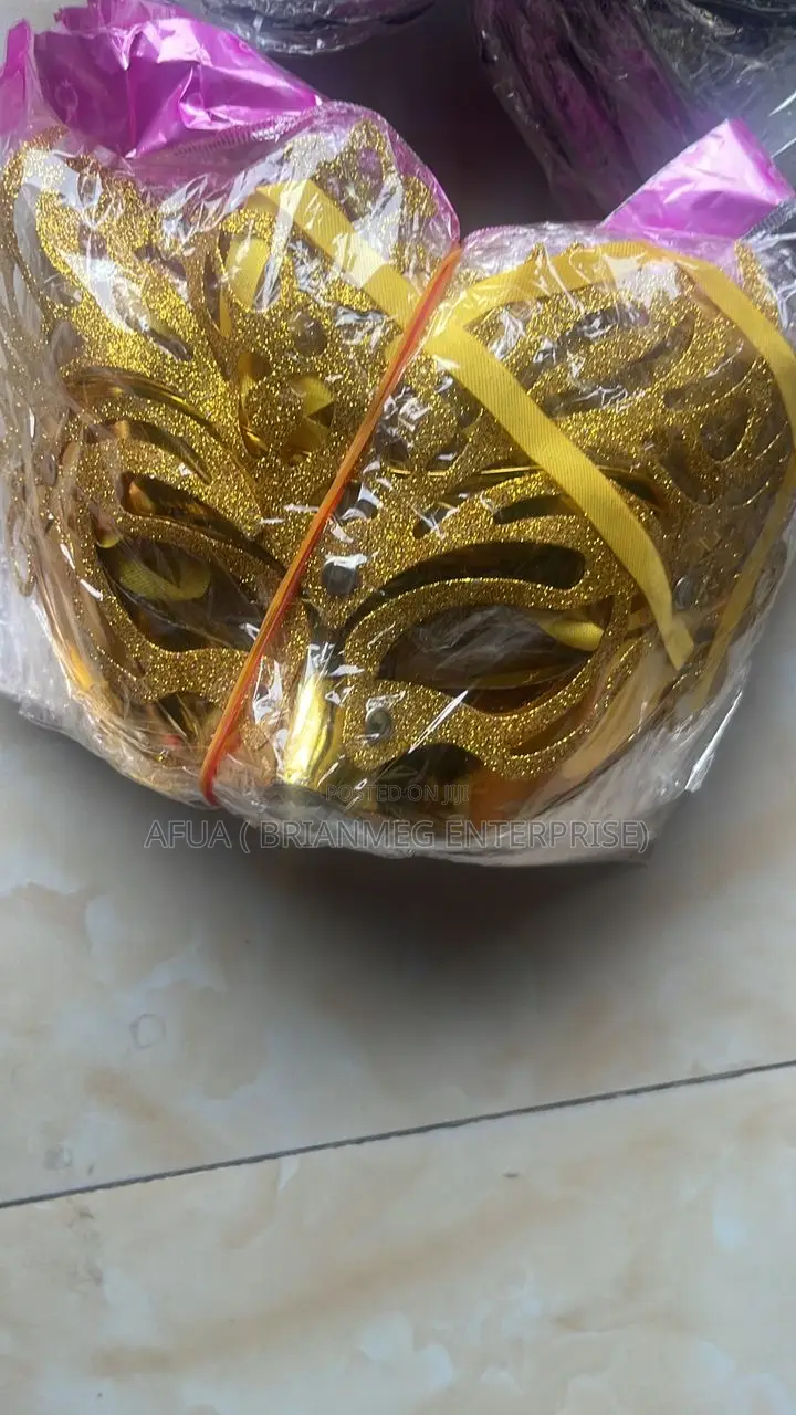 Masquerade Mask (Plastic/Fabric) Minimum Purchase 10pis