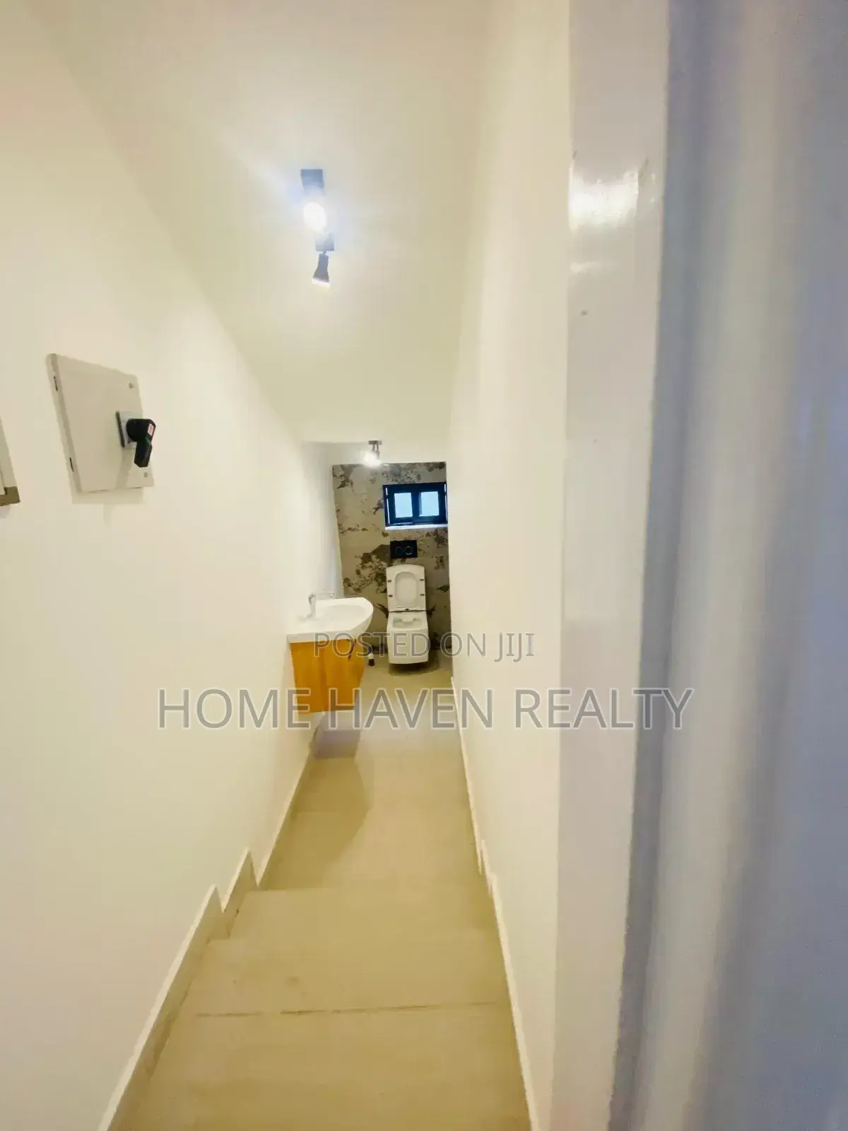 4bdrm House in Abelemkpe for sale