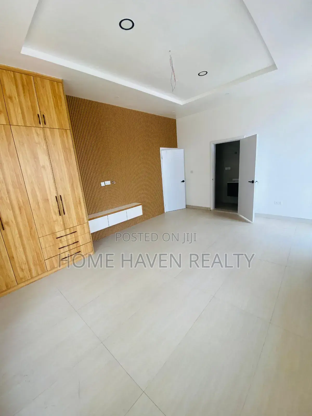 4bdrm House in Abelemkpe for sale