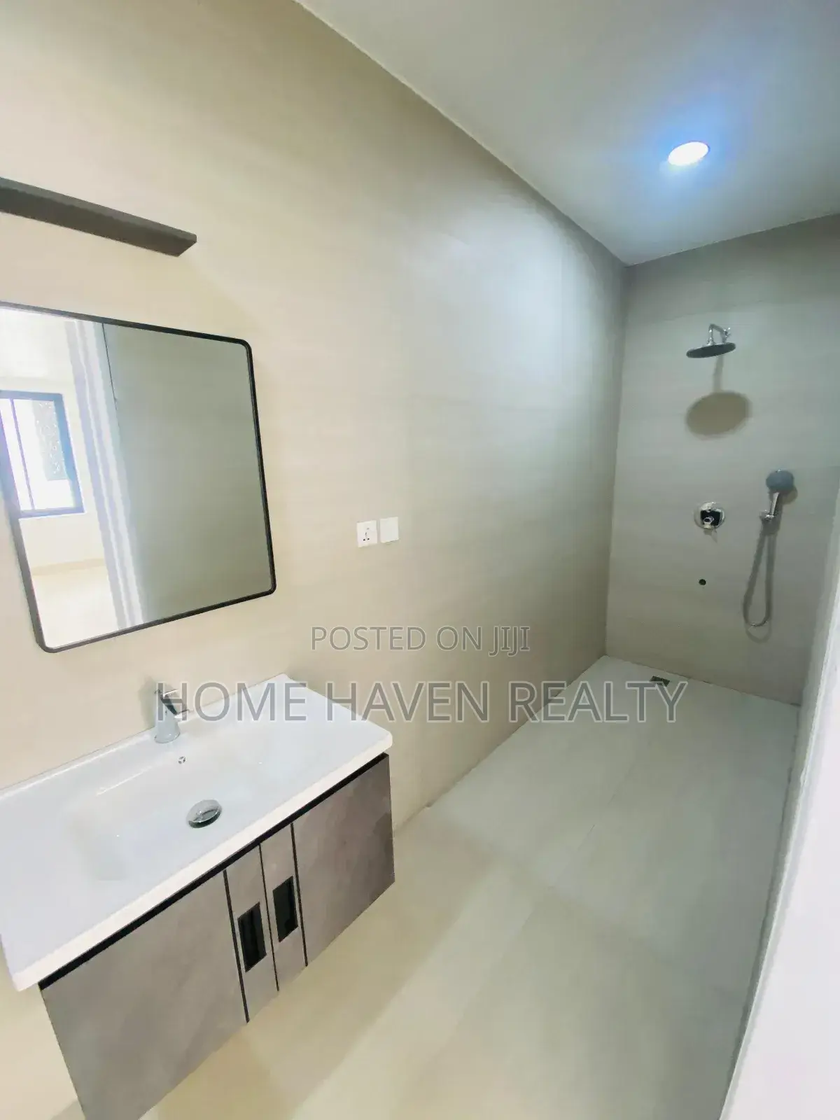 4bdrm House in Abelemkpe for sale