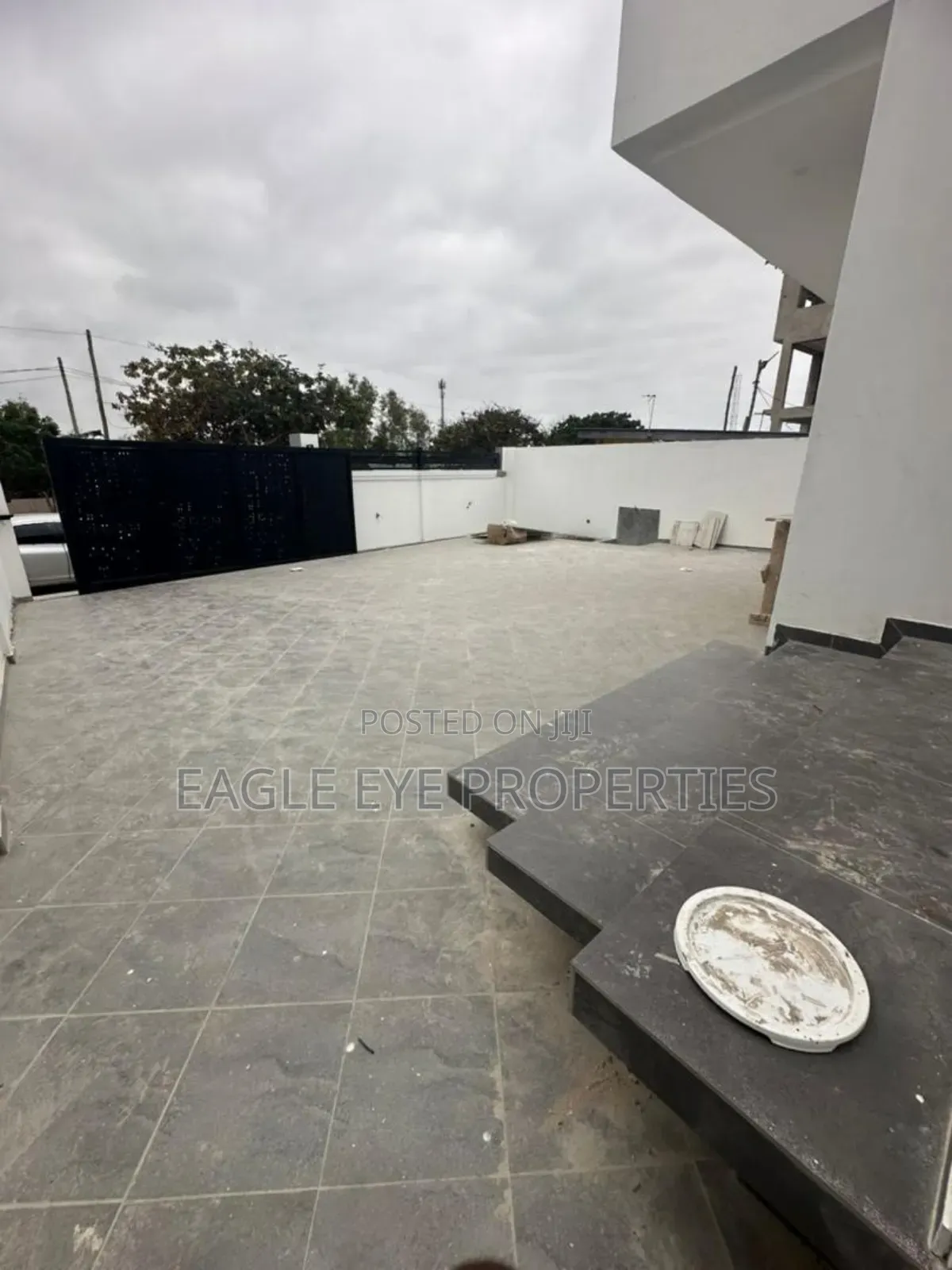 4bdrm House in Sakumono for sale