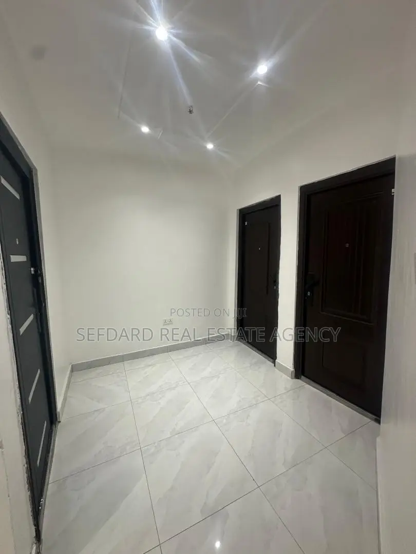 3bdrm Duplex in Ashaley Botwe for sale