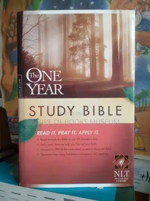 The One Year Study Bible Nlt: Tyndale
