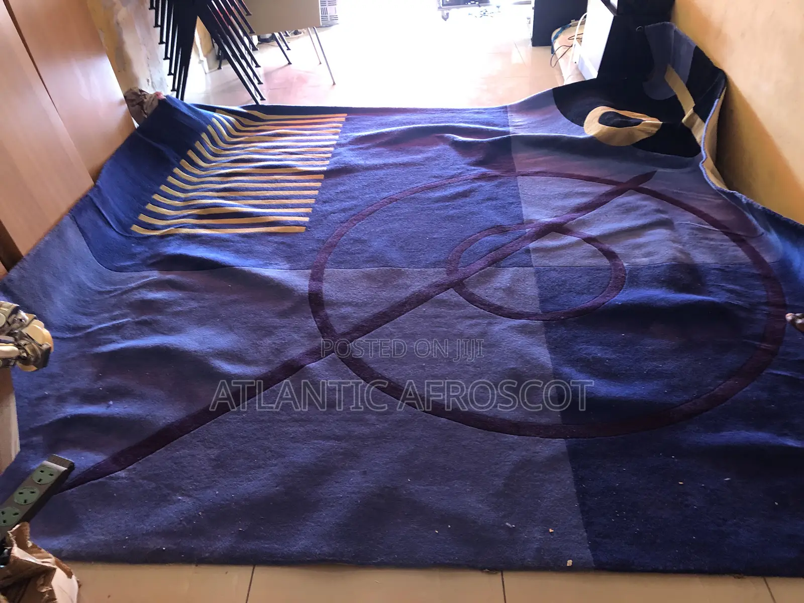 Concept Hand Tufting Rug. Size 3.10m X 3.25m. % New Zealand Wool