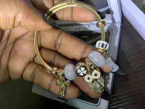 Gold Bracelets With Beautiful Decorations