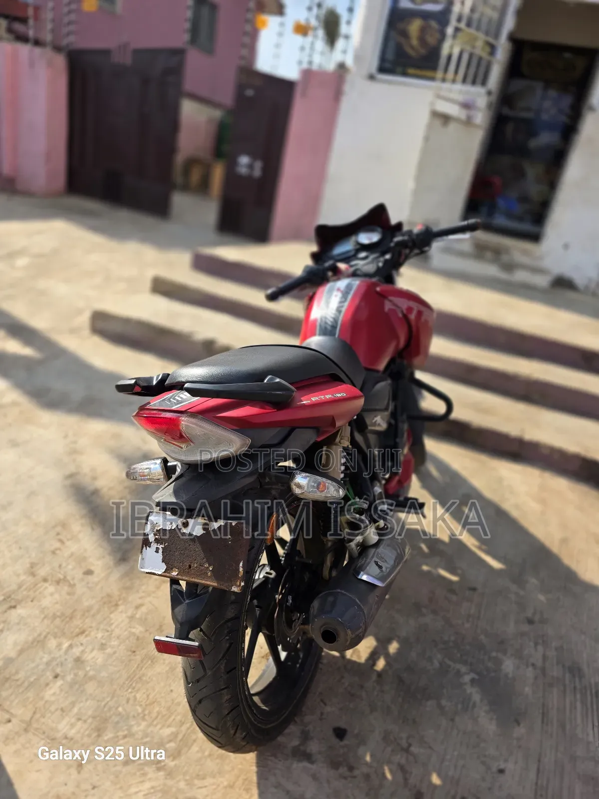 TVS Apache 180 RTR 2024 Red