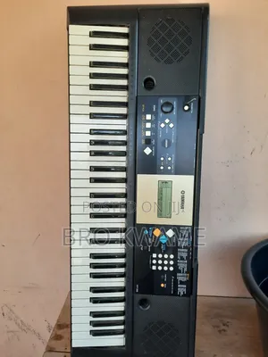 Fairly Used Yamaha Keyboard Ypt220