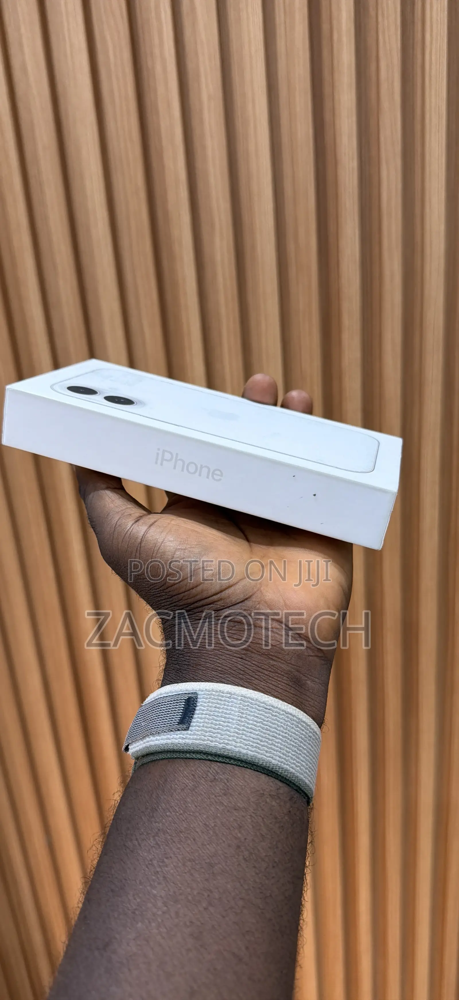 New Apple iPhone 16 256 GB Silver