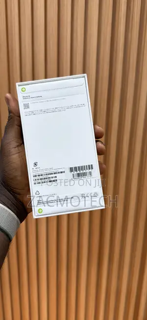 New Apple iPhone 16 256 GB Silver