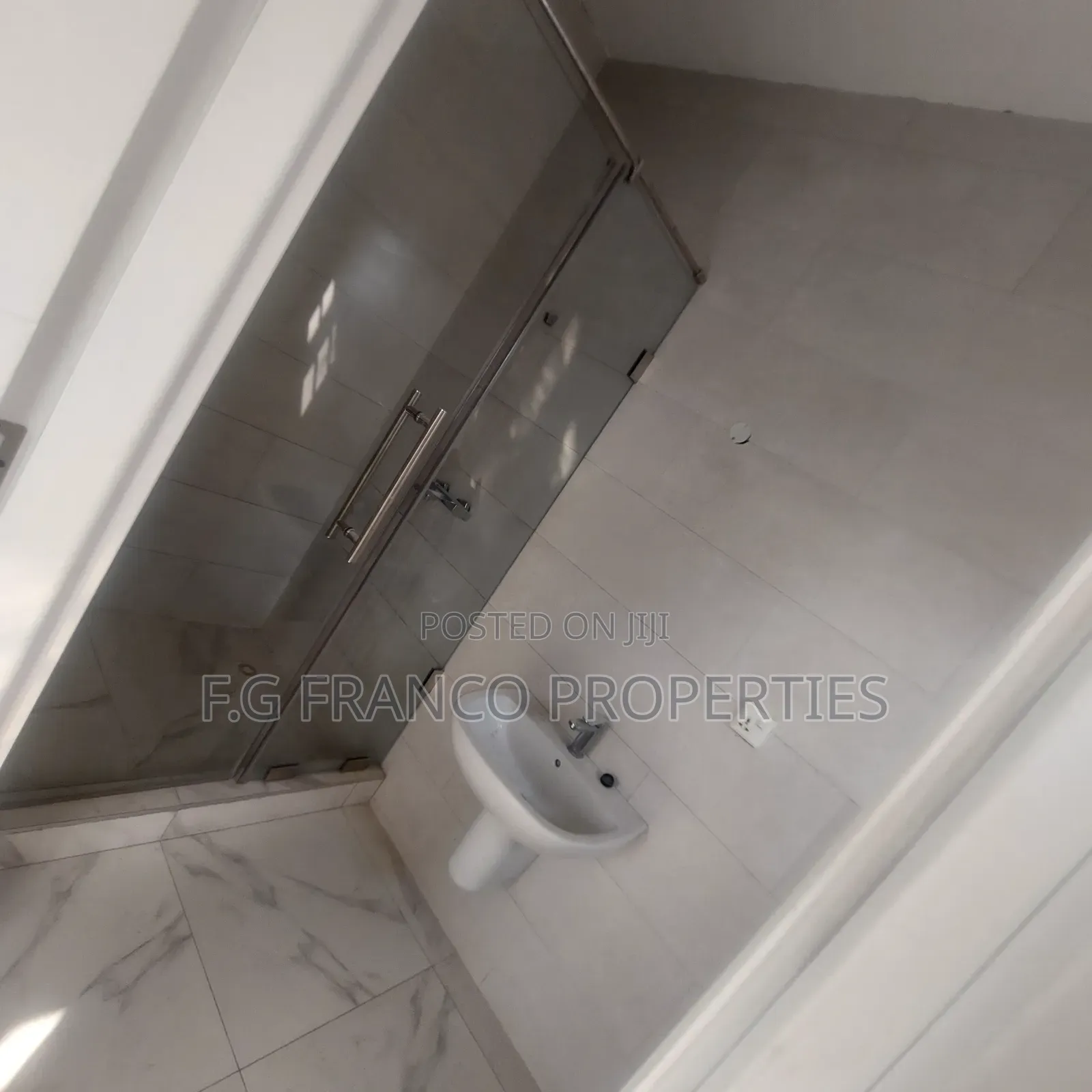 3bdrm House in Kg Franco Properties, Spintex for rent