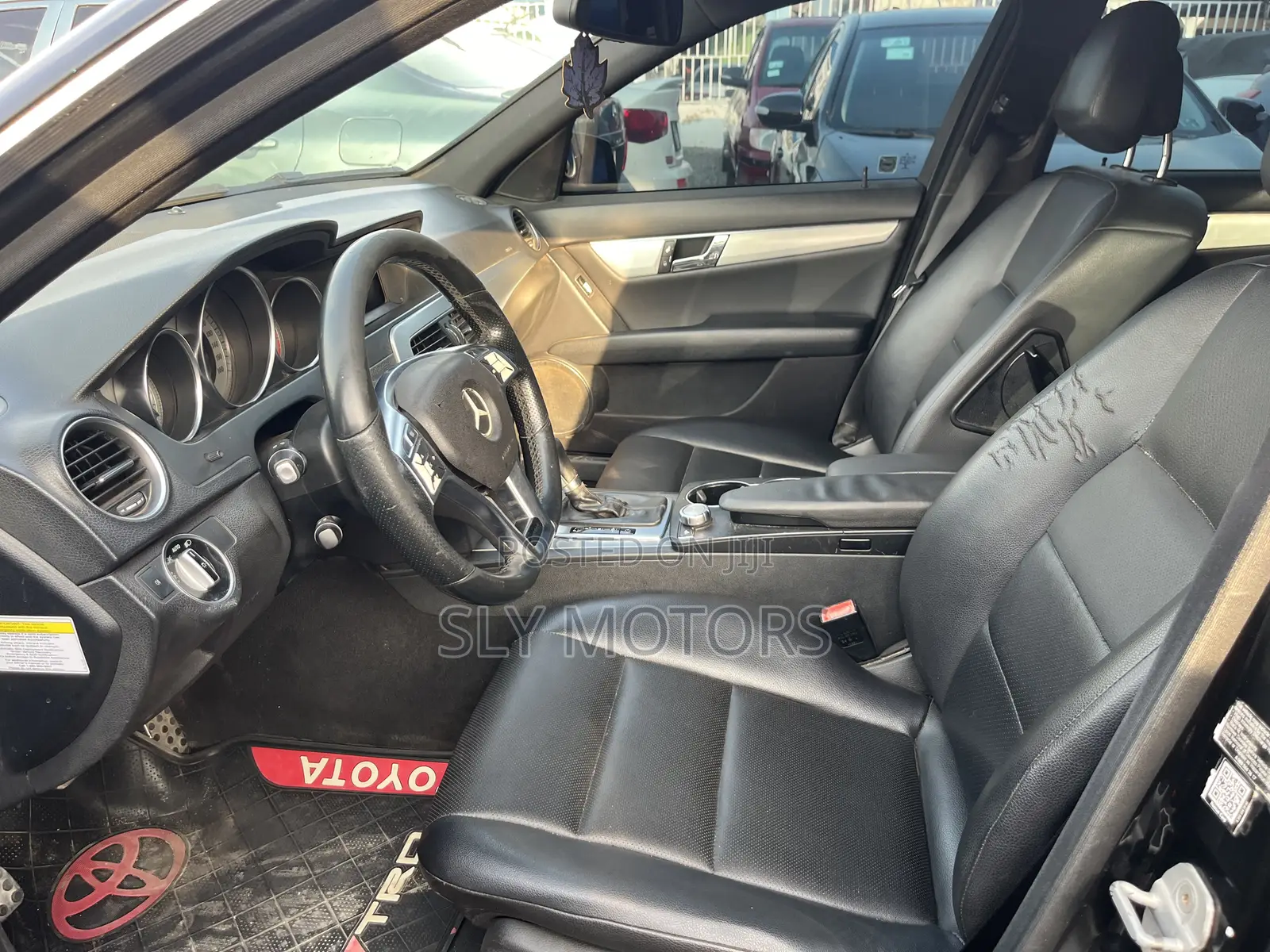 Mercedes-Benz C250 2014 Black