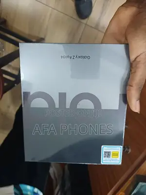 New Samsung Galaxy Z Fold4 256 GB Gold