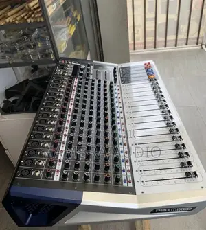 Yamaha 16 Channel Powered Mixer