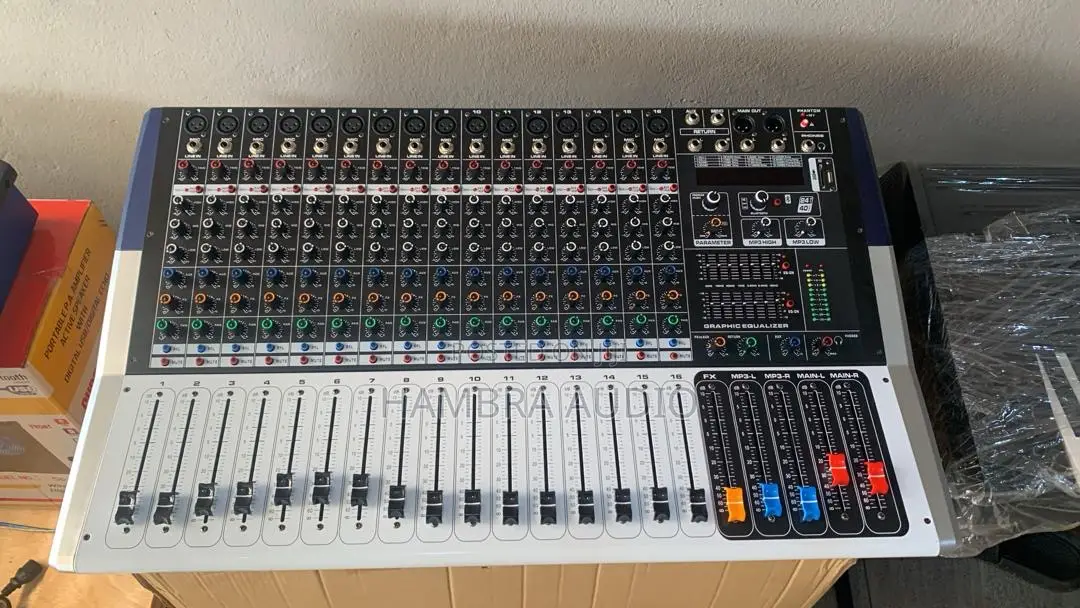 Yamaha 16 Channel Powered Mixer