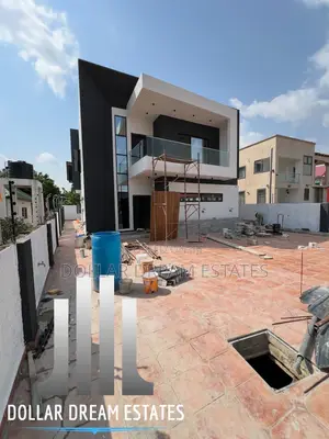 5bdrm House in Adenta for sale