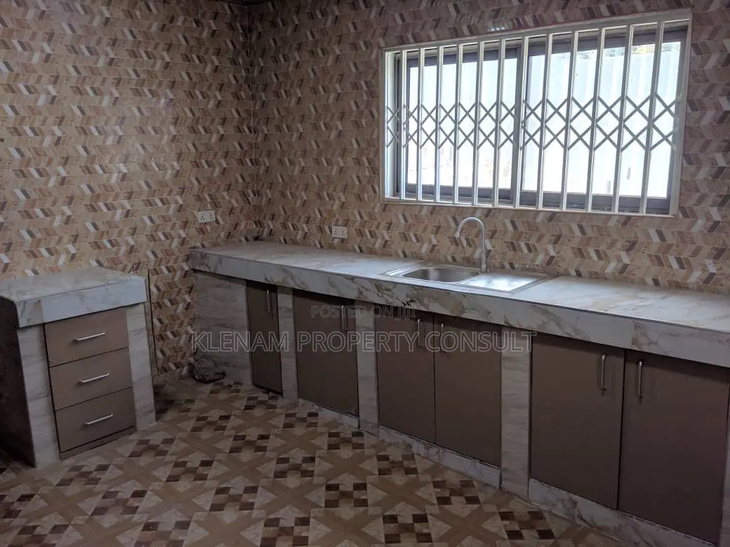 4bdrm Apartment in Agape for rent