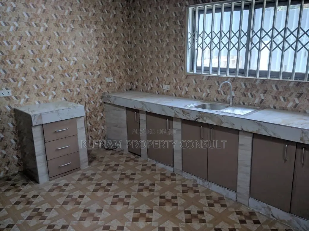 4bdrm Apartment in Agape for rent
