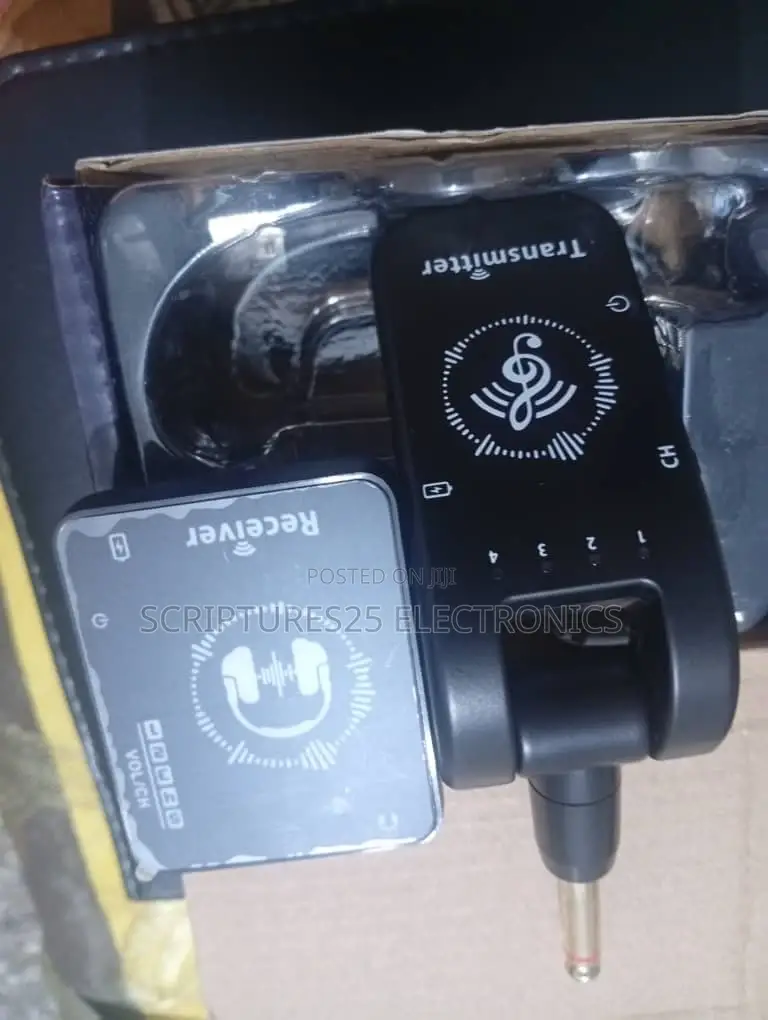 Wireless Inear Monitor. In Ear For Singers And All Instruments