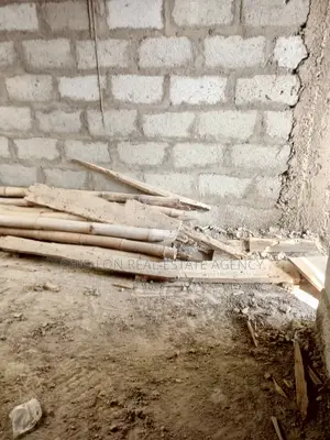 6bdrm Block of Flats in Kasoa Milliunm City for sale