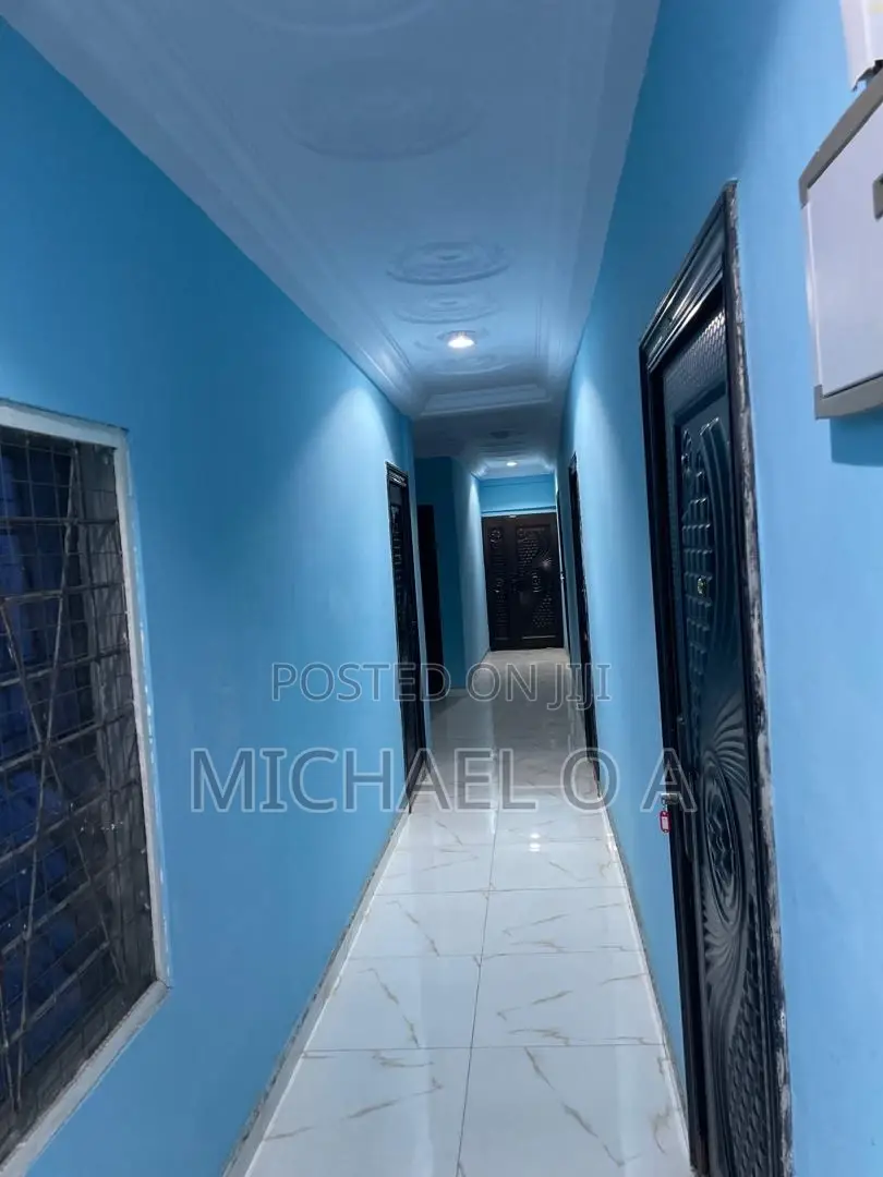 Ensuite Room With Aircon, TV Fridge at Kwadaso North, Kumasi