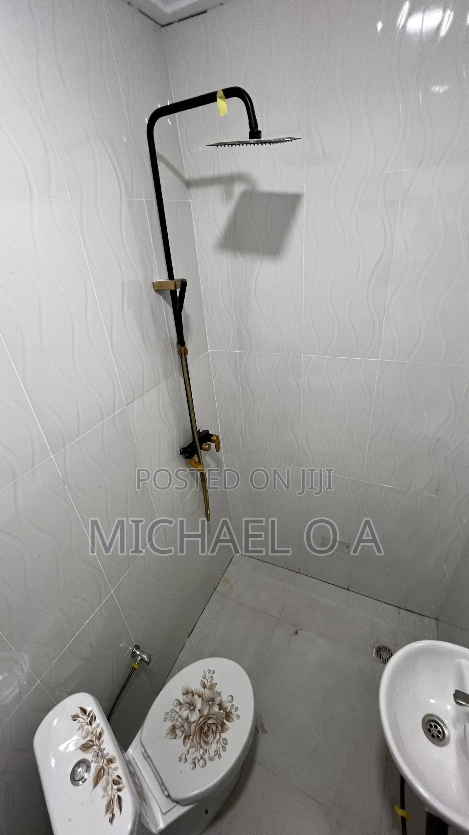 Ensuite Room With Aircon, TV Fridge at Kwadaso North, Kumasi