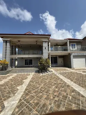 Furnished 8bdrm Apartment in Mr Justice Estate, Kasoa for sale