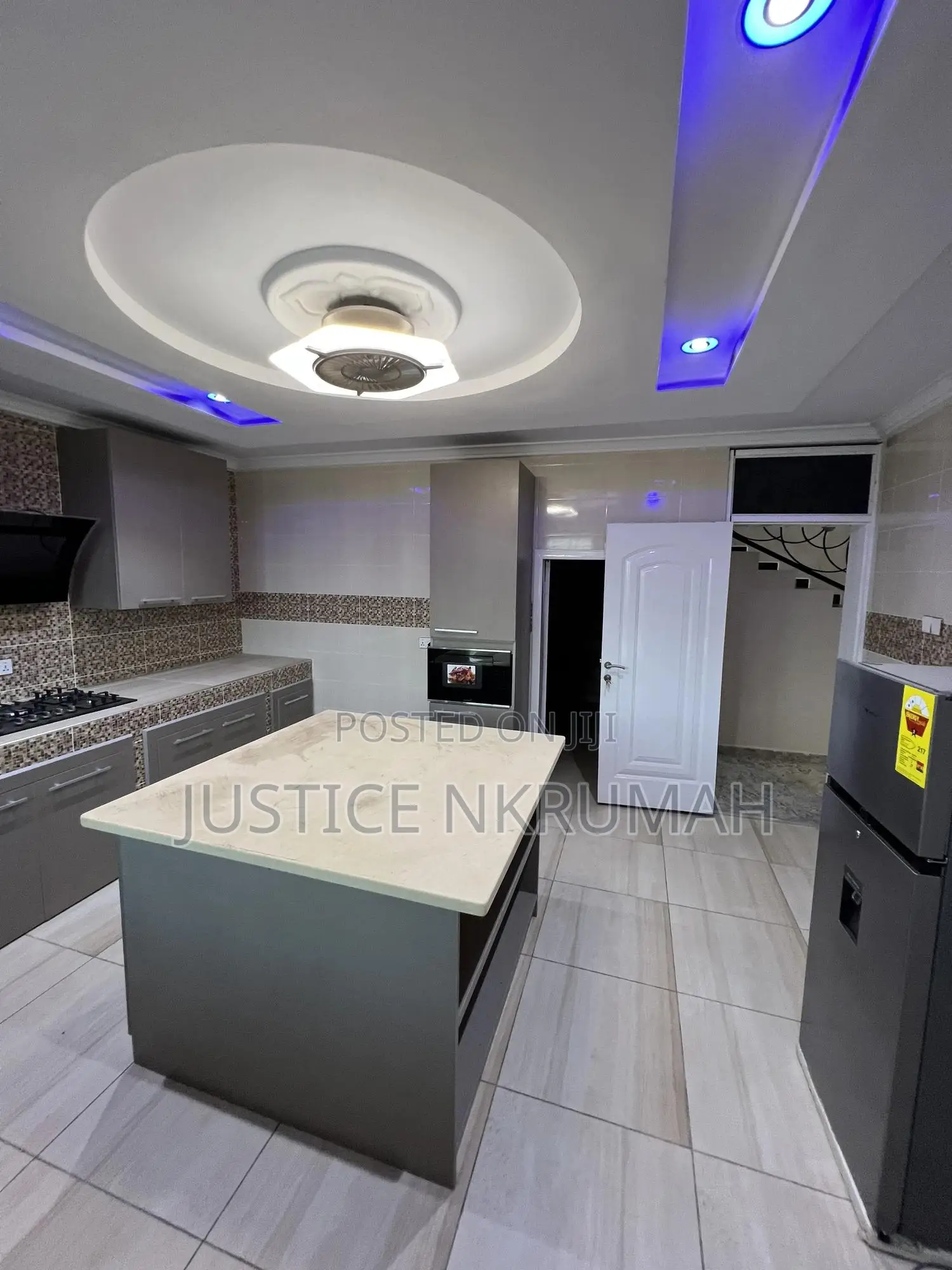Furnished 8bdrm Apartment in Mr Justice Estate, Kasoa for sale