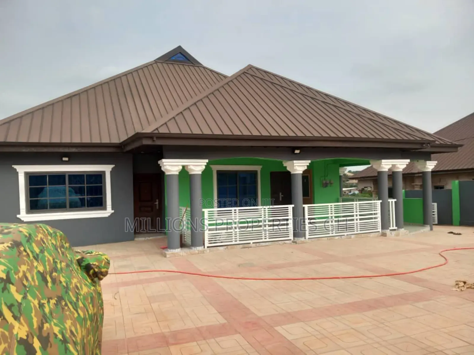 10bdrm Block of Flats in Millions Properties, Kumasi Metropolitan