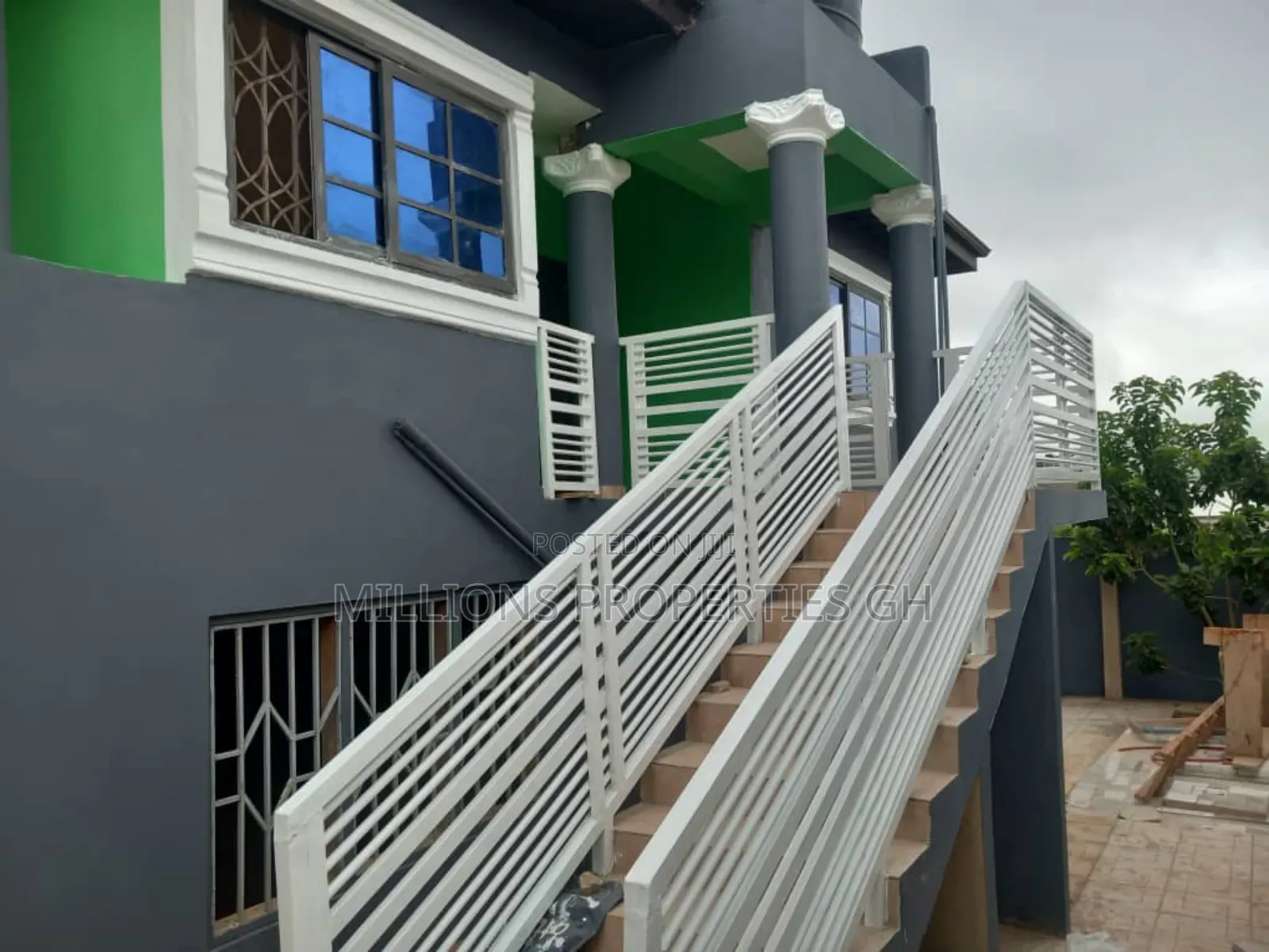 10bdrm Block of Flats in Millions Properties, Kumasi Metropolitan