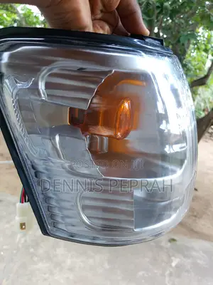 Trafficator Light Pair for Toyota Hilux Models 2001/2002/2003
