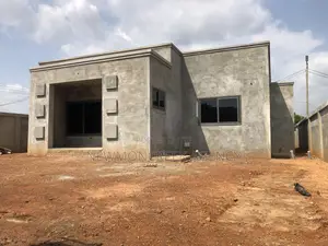 3bdrm Bungalow in Adenta,Amrahia., Accra Metropolitan for sale