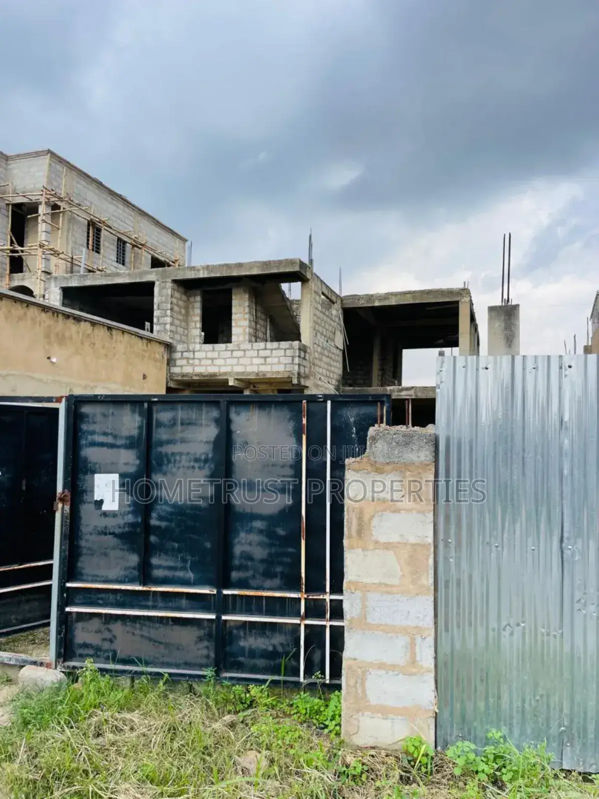 8bdrm Duplex in Home Trust, Ablekuma for sale