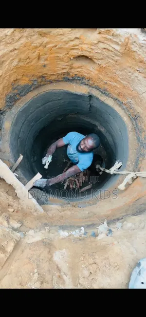 Digging Man Hole, Water Well, Soakaway, Round Hole Digging for Toilet
