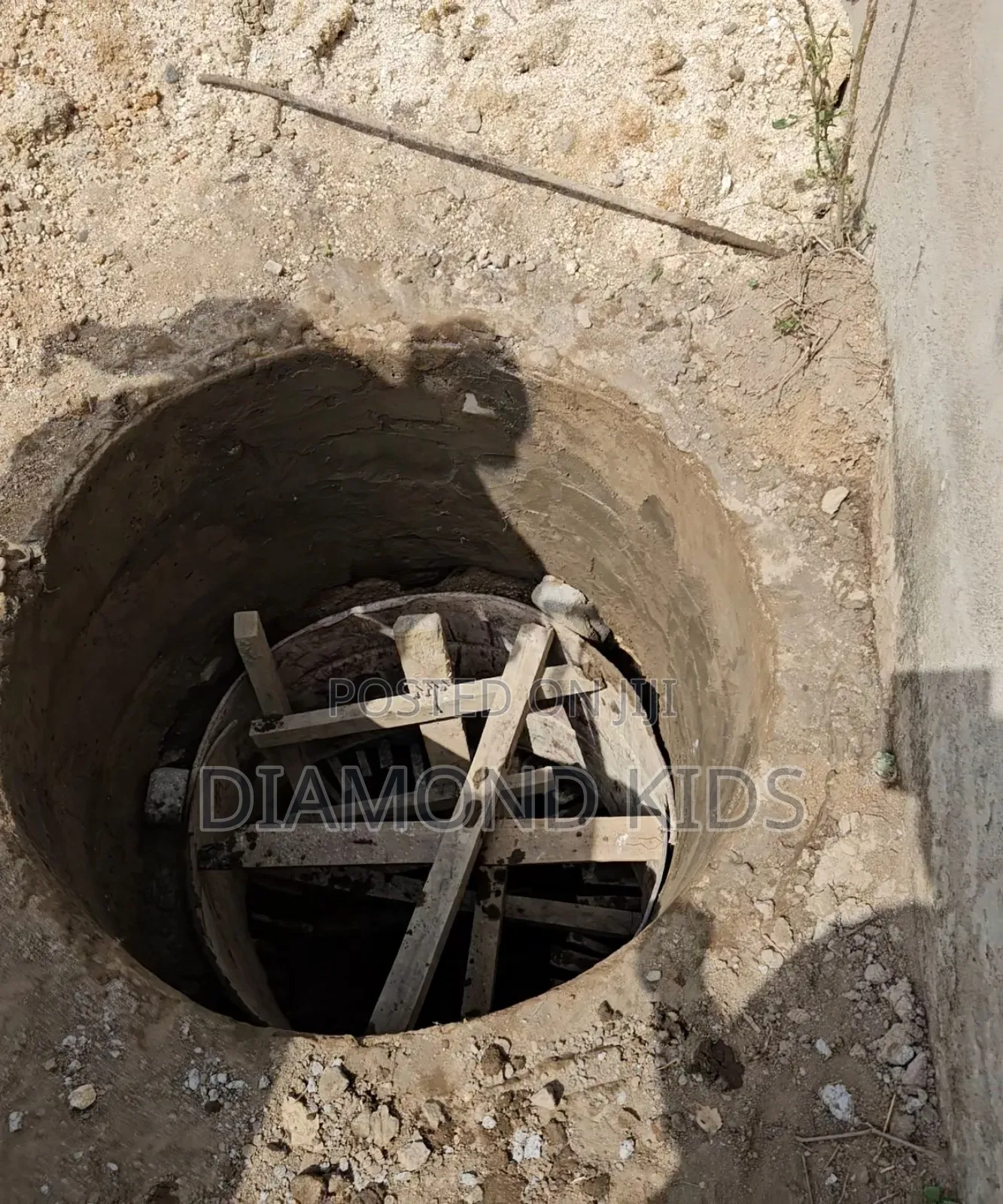 Digging Man Hole, Water Well, Soakaway, Round Hole Digging for Toilet