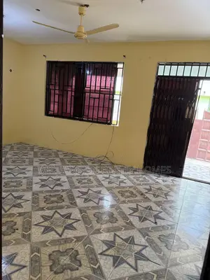 3bdrm Apartment in Hfc Estate Area, Spintex for rent