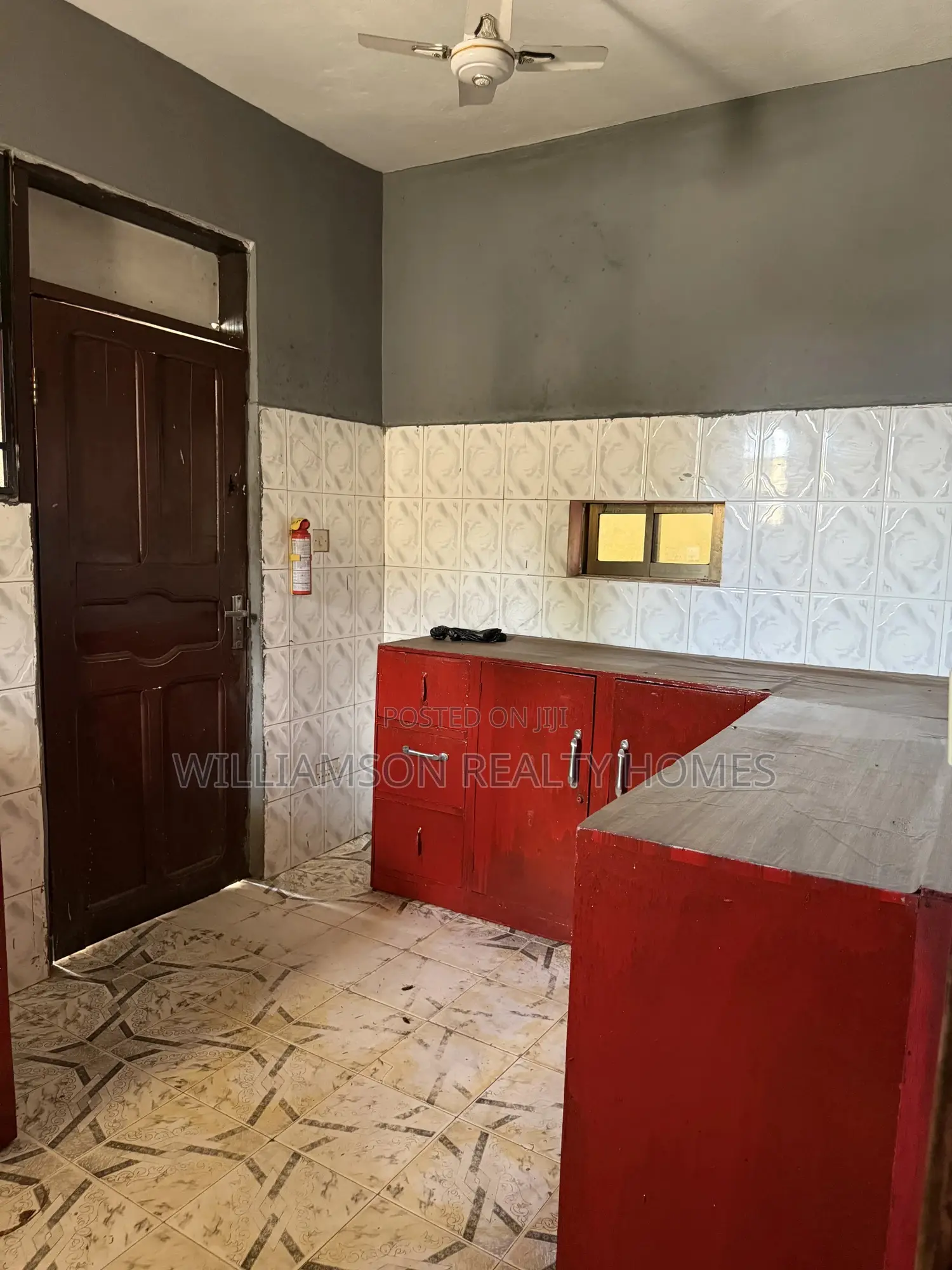 3bdrm Apartment in Hfc Estate Area, Spintex for rent
