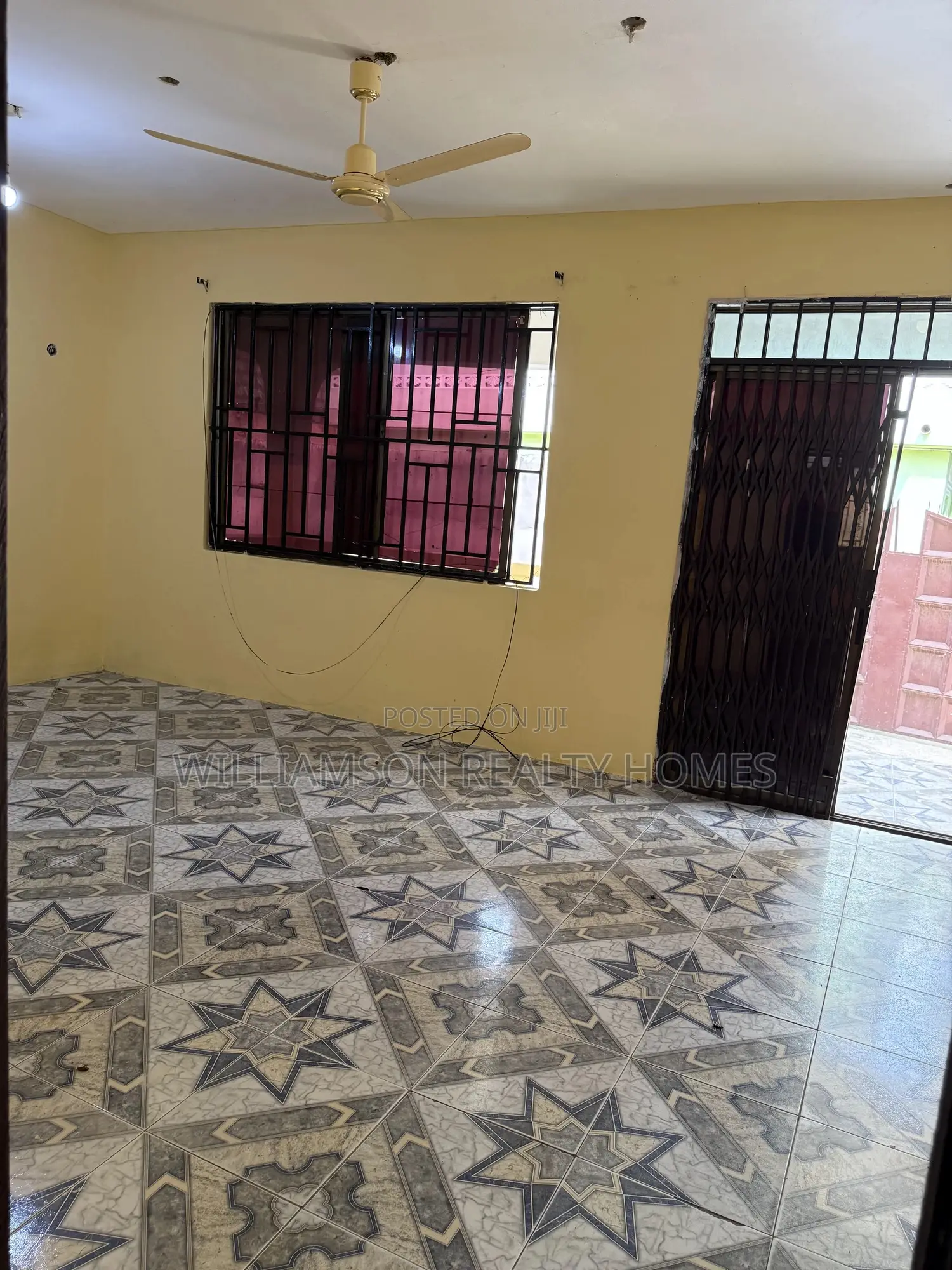 3bdrm Apartment in Hfc Estate Area, Spintex for rent