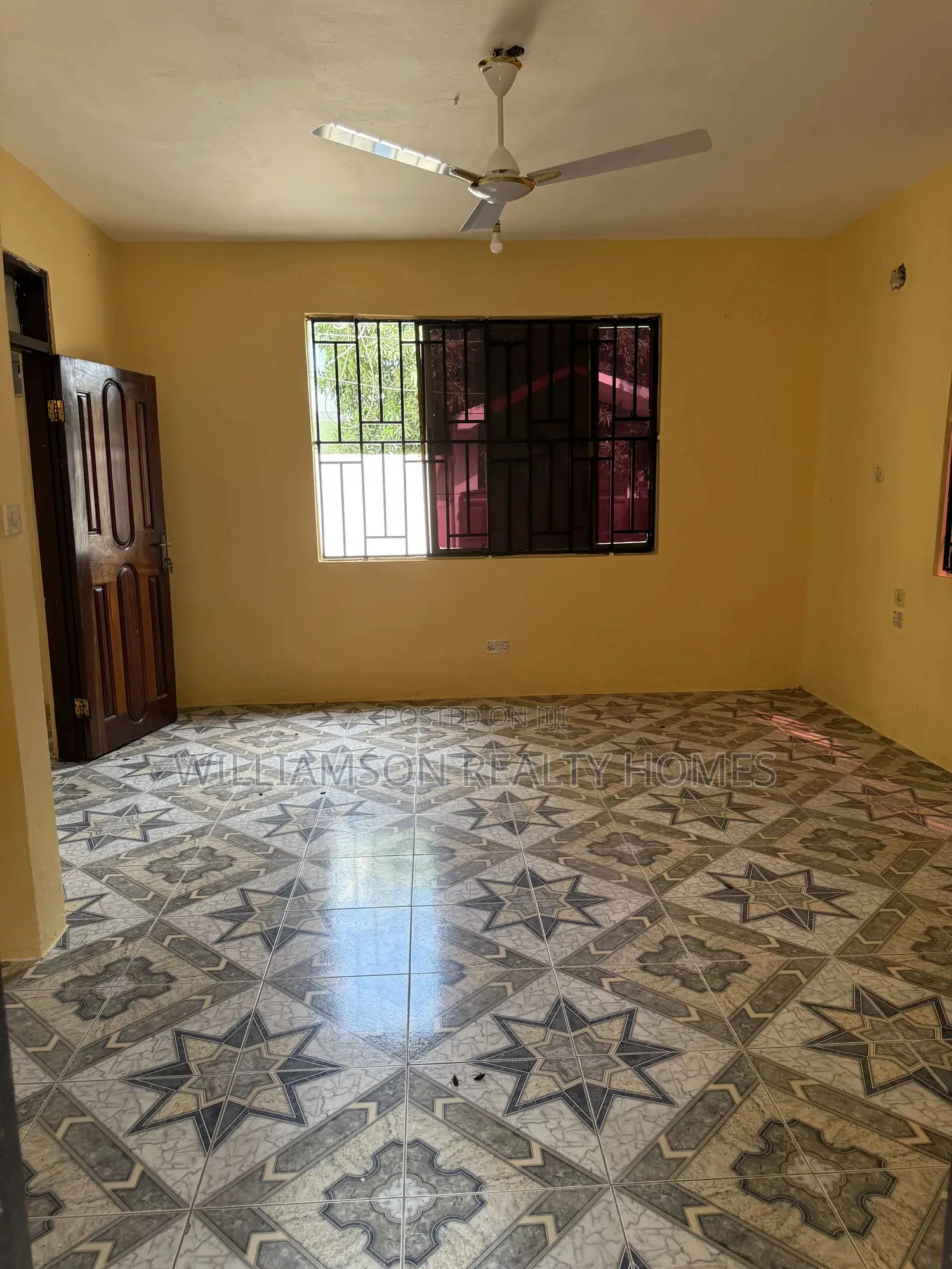 3bdrm Apartment in Hfc Estate Area, Spintex for rent