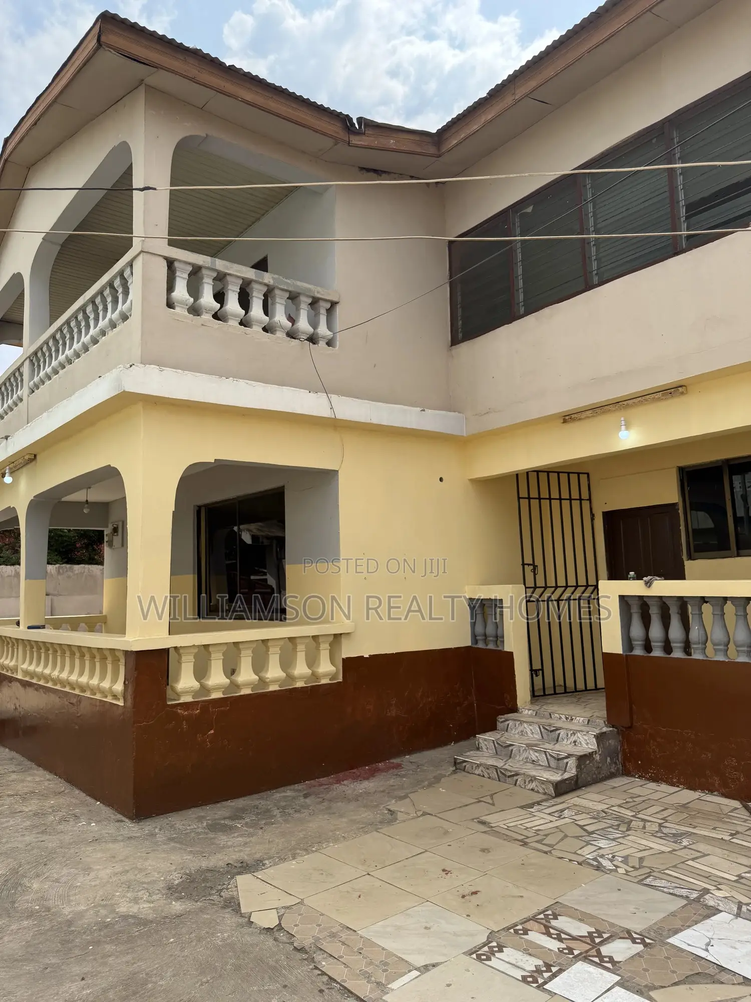 3bdrm Apartment in Hfc Estate Area, Spintex for rent