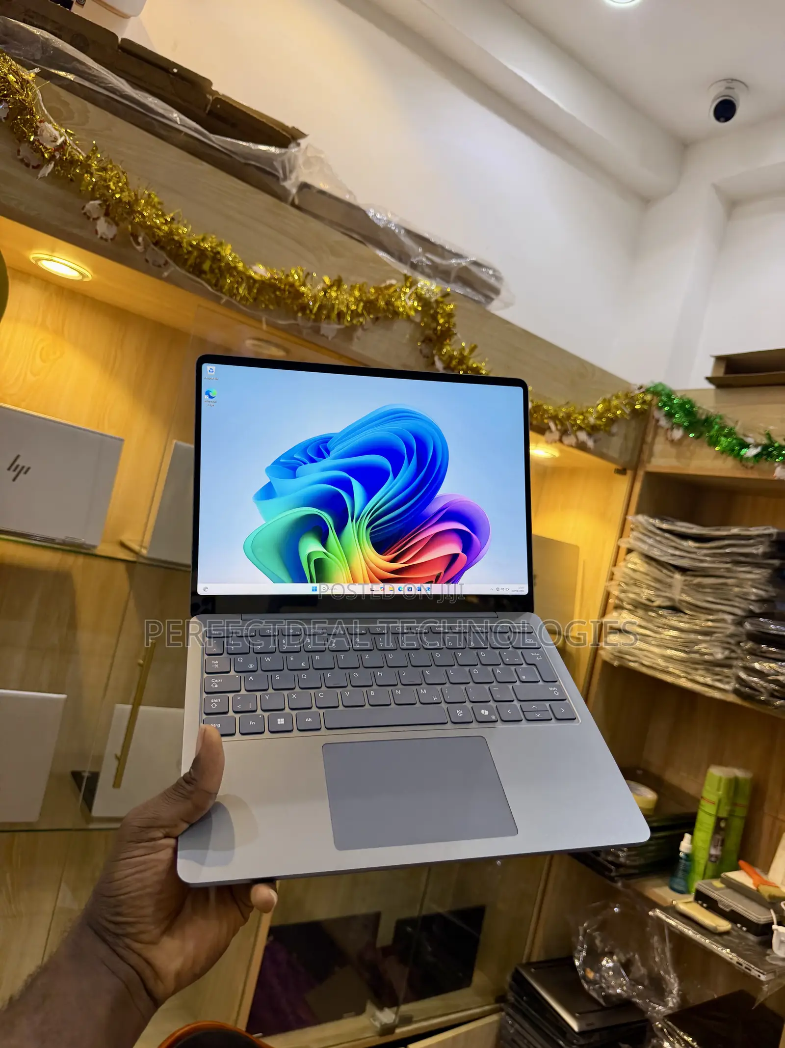 New Microsoft Surface Laptop 16GB Qualcomm Snapdragon X Plus SSD 512GB