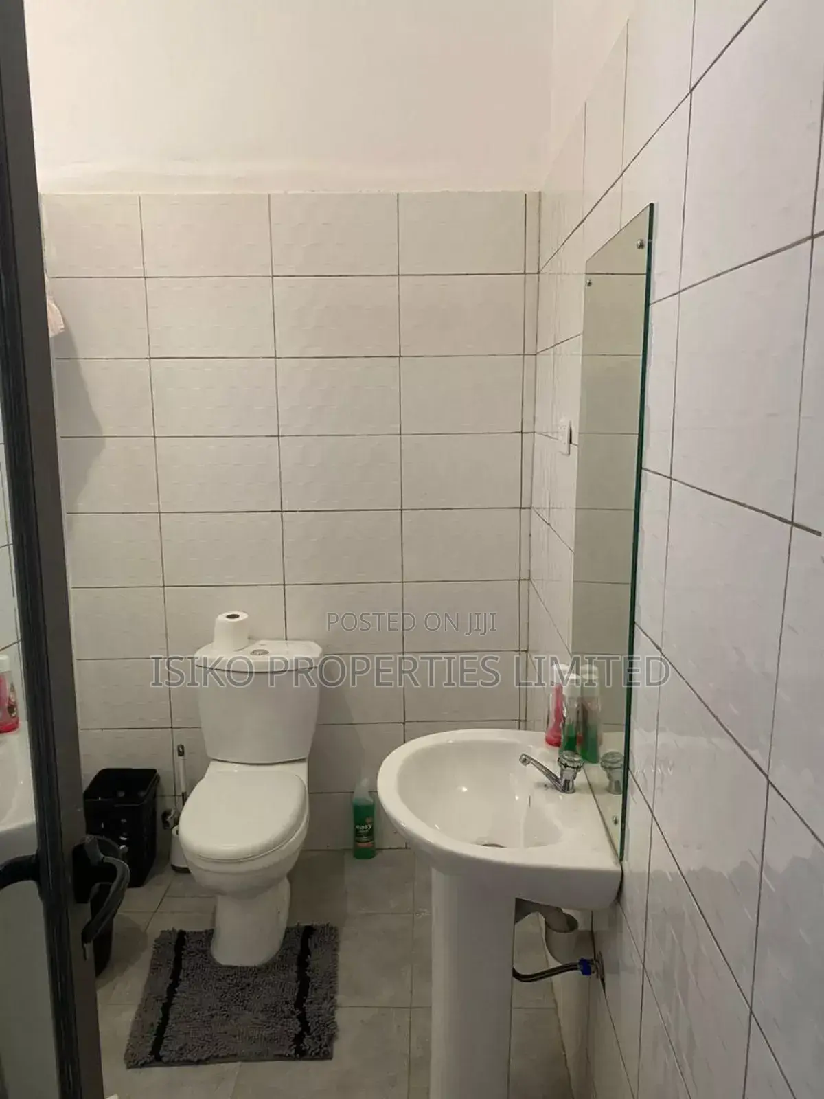 3 Bedrooms Furnished Studio Apartment in Vvilla Properties. Monthly