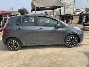 Toyota Yaris 2009 Gray
