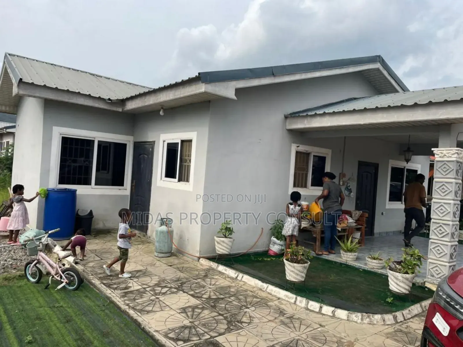 3bdrm House in Satellite, Amasaman for sale