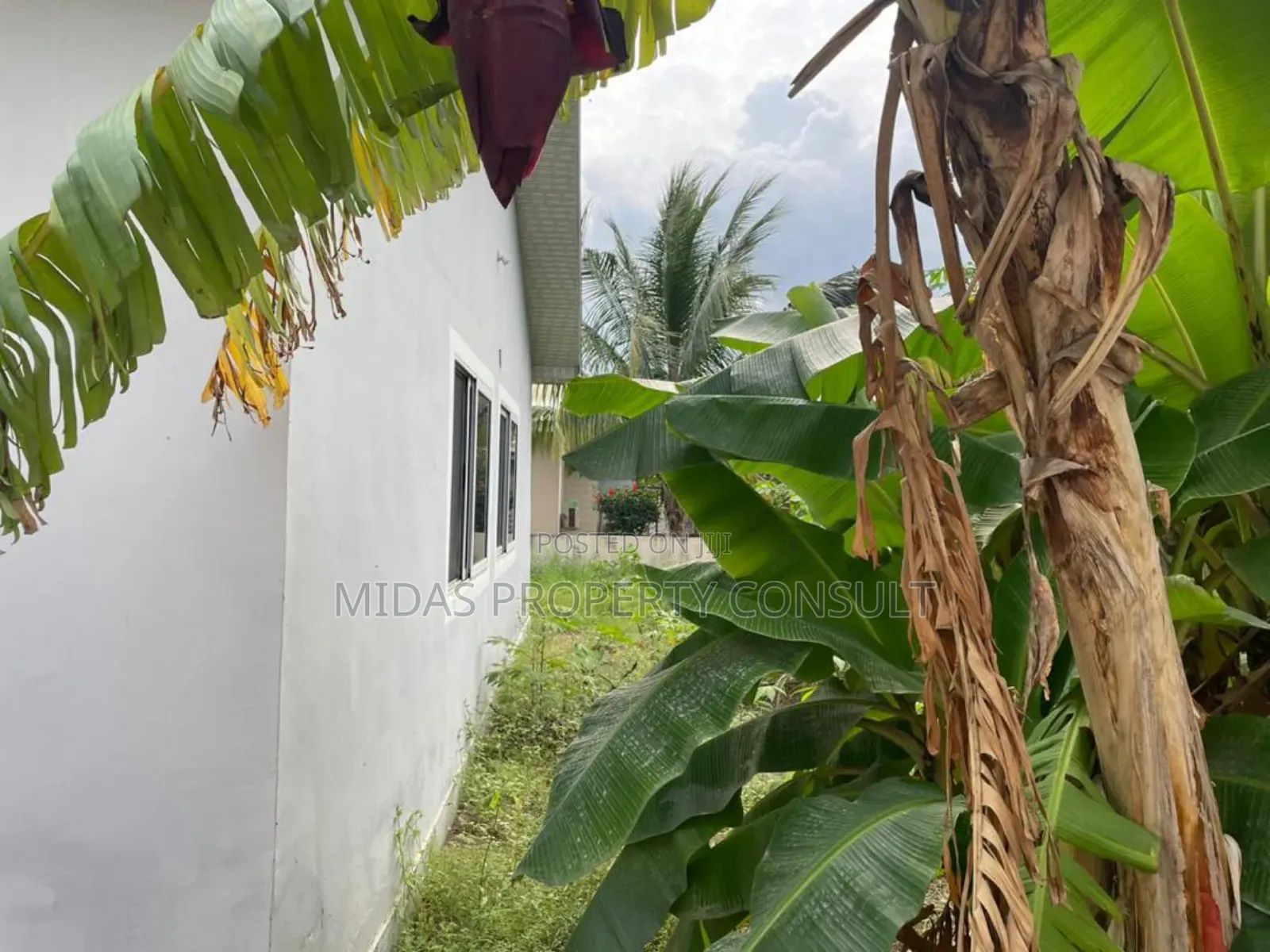3bdrm House in Satellite, Amasaman for sale